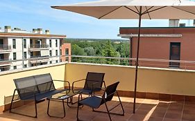 Apartamento Con 2 Dormitorios, Garaje Y Terraza Junto A Valladolid